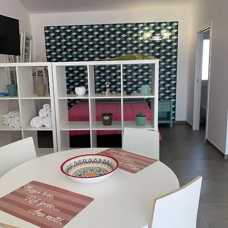 White House Monolocale Apartment *