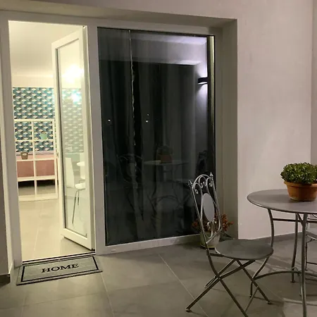 Apartment White House Monolocale *